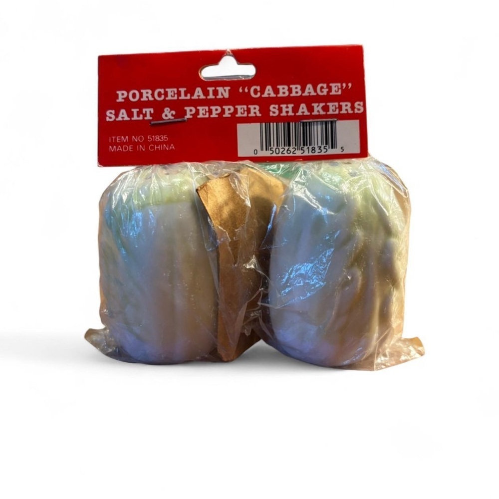 VTG Porcelain Cabbage Salt & Pepper Shakers New in Package‎ Kitsch Kitchen Decor